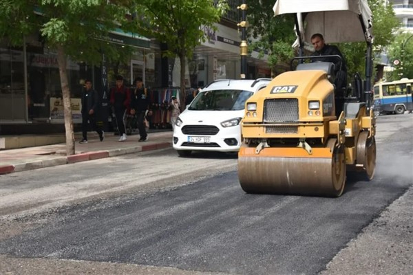 Siirt'te yol bakım ve asfalt çalışmalarına başlandı