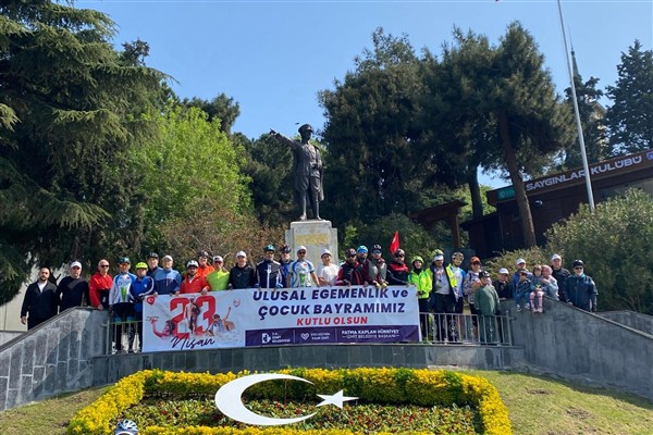 İzmit’te 23 Nisan etkinlikleri bisiklet turu ile başladı
