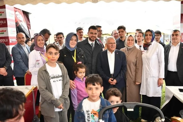 Kayseri'de 2. Çocuk Kitap Fuarı Minik Okurlarla Buluştu