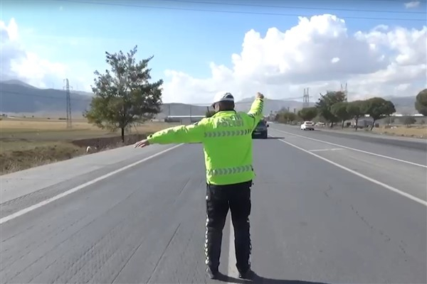 Defne'de 20 düzensiz göçmen yakalandı