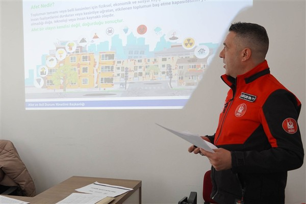 Keçiören'de Afet Farkındalık Eğitmen Eğitimi verildi