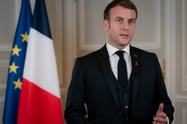 Macron: Verdet, görev bilincini ve hizmet onurunu temsil ediyor