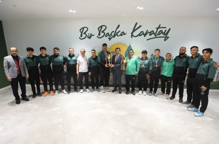 Konya Karatay’da Başarı Gösteren Sporcular Belediye Makamında Ağırlandı