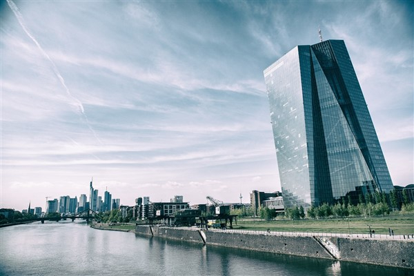 ECB: Enflasyon işi neredeyse tamamlandı ancak tarife riskleri belirdi