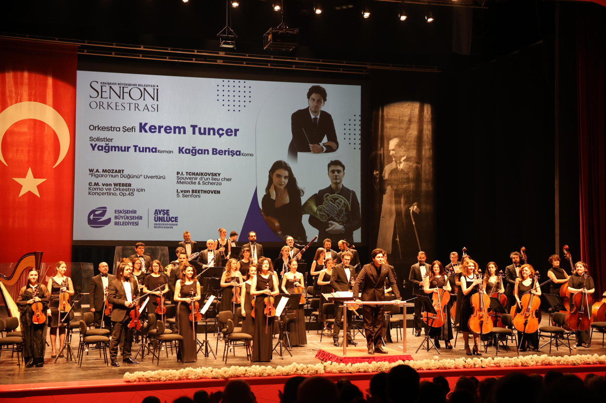 Eskişehir Büyükşehir Belediyesi Senfoni Orkestrası, vatandaşlarla buluştu