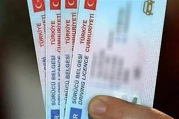 Giresun Valiliği'nden eski tip ehliyet sahiplerine yenileme uyarısı