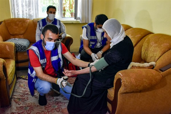 Diyarbakır'da evde sağlık ve bakım hizmeti veriliyor