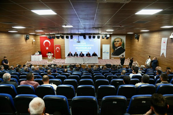 Van'da mahalle muhtarlar toplantıları devam ediyor