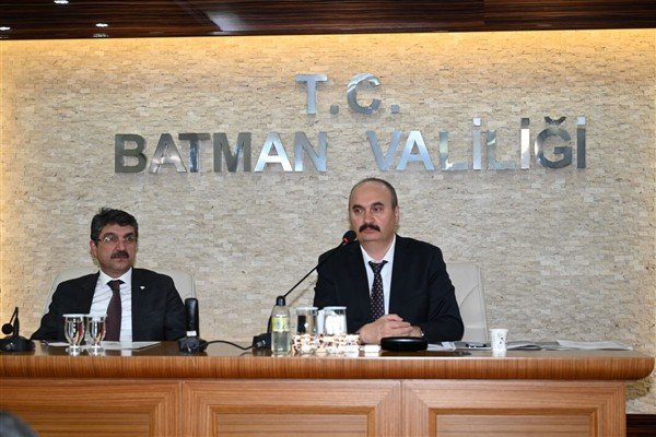 Batman Valisi Canalp'ten 1 Mayıs mesajı