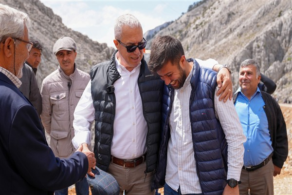 Özçelik, altyapı, yol genişletme ve asfalt çalışmalarını yerinde inceledi