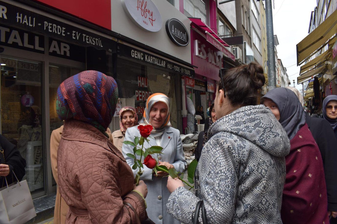 Kadın Kolları Genel Başkanı Ekinci Saha Ziyaretlerine Hız Verdi