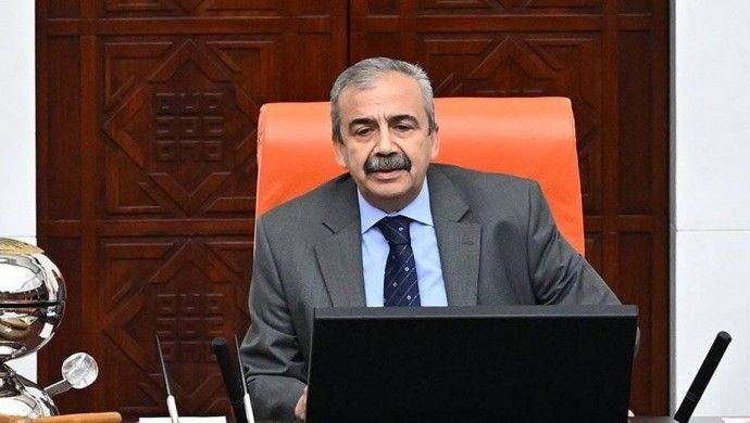 Sırrı Süreyya Önder hayatını kaybetti SON DAKİKA