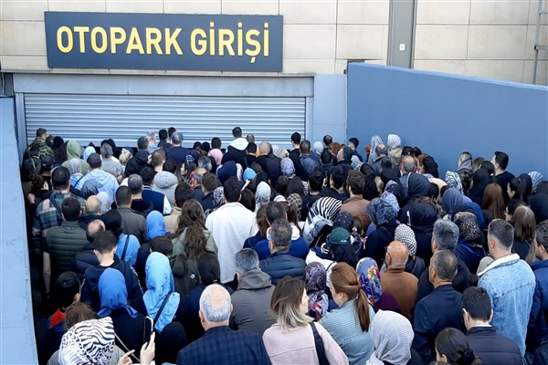 ″Garaj Günleri″ isimli indirim günlerine vatandaşlar ilgi gösterdi