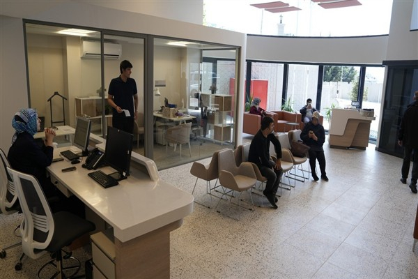 Kartal'da yeni bir poliklinik hizmet binası açıldı