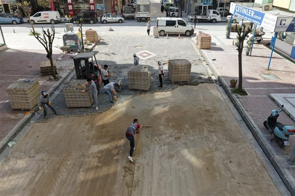 Yalova Belediyesi'nden parke yol iyileştirmesi