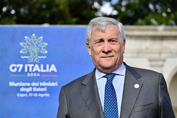 İtalya Dışişleri Bakanı Tajani'den Merz'e tebrik