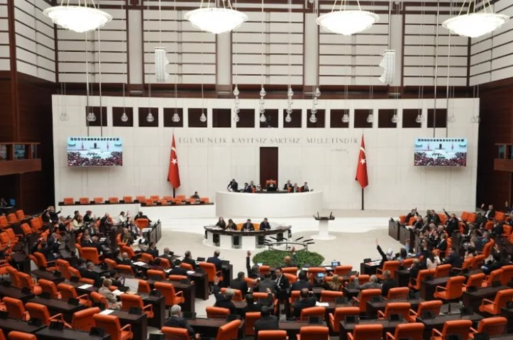 Meclis’te 9 Madde Daha Kabul Edildi