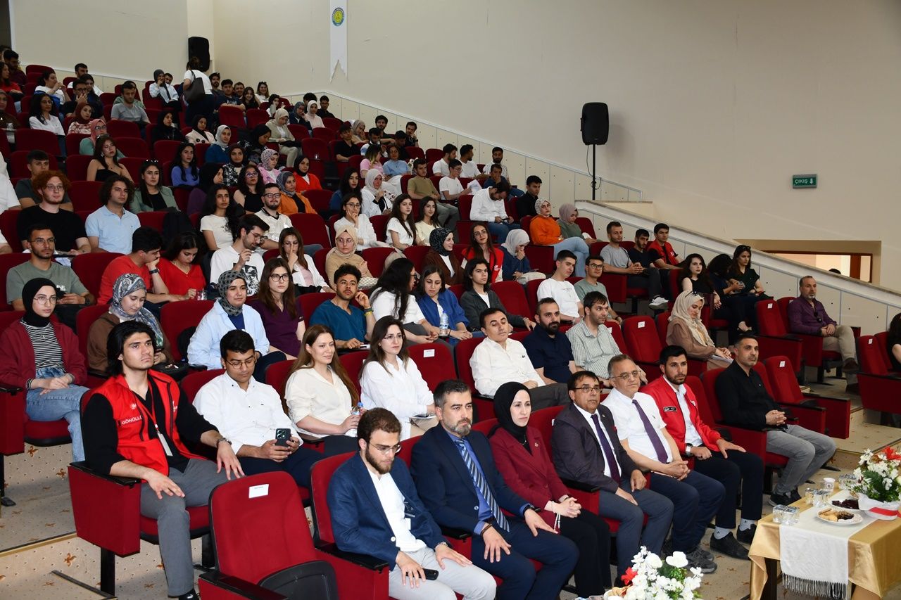Harran Üniversitesi’nde Robotik Cerrahi ve Yenilikçi Yaklaşımlar Konferansı Düzenlendi
