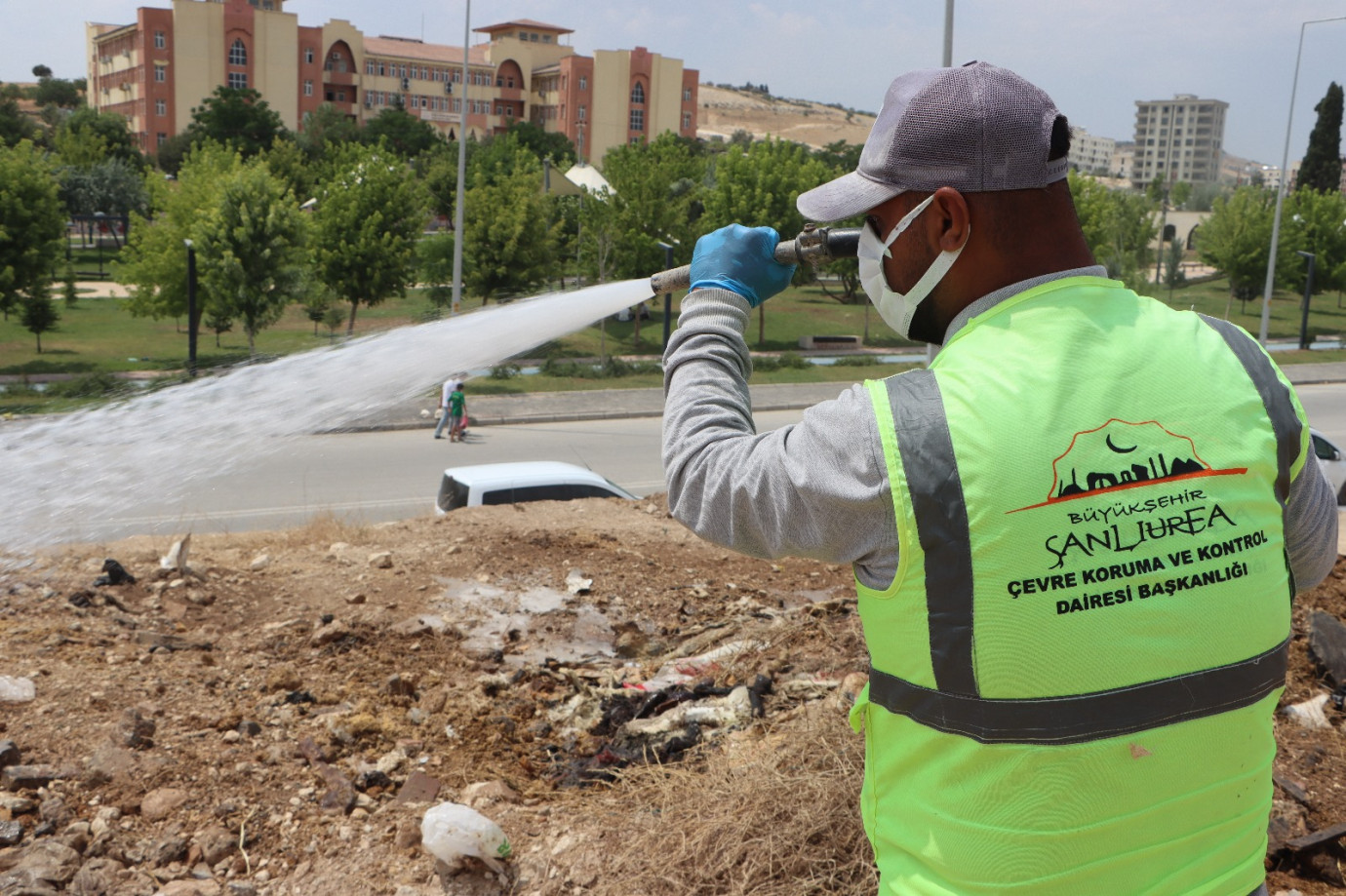 Büyükşehir Belediyesi’nden İlaçlama Seferberliği