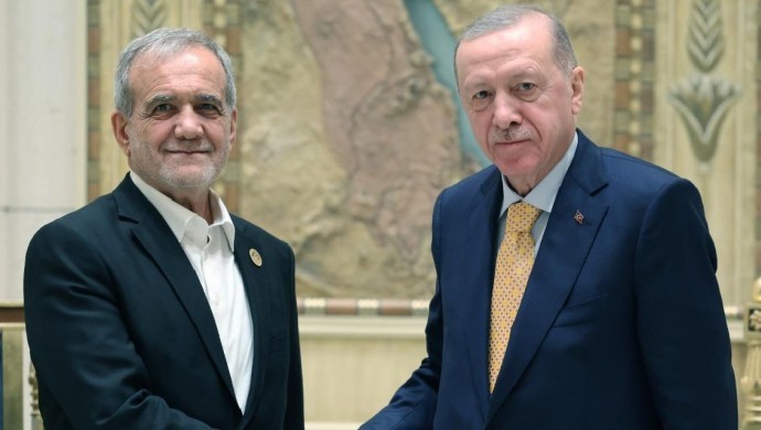 Erdoğan, Pezeşkiyan ile görüştü: Müzakereye dönün