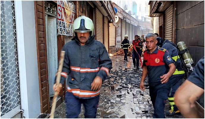 Şanlıurfa'da Havai Fişek Deposunda Patlama, Mahallede Panik!