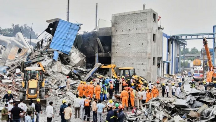 Hindistan'da fabrikasında patlama: En az 36 işçi yaşamını yitirdi