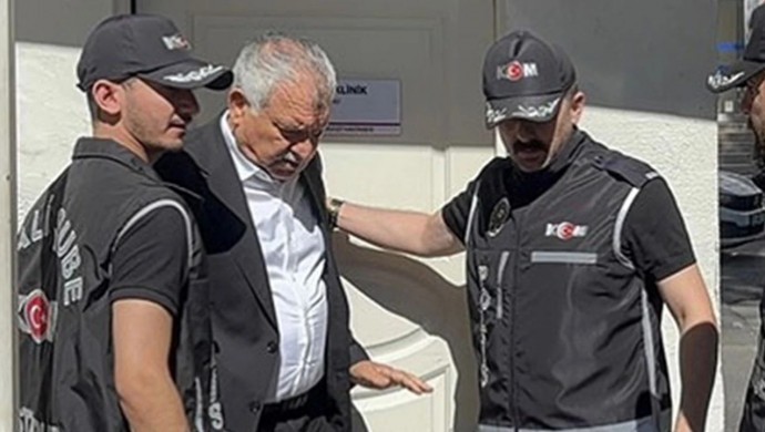 Adana Büyükşehir Belediye Başkanı Karalar tutuklandı