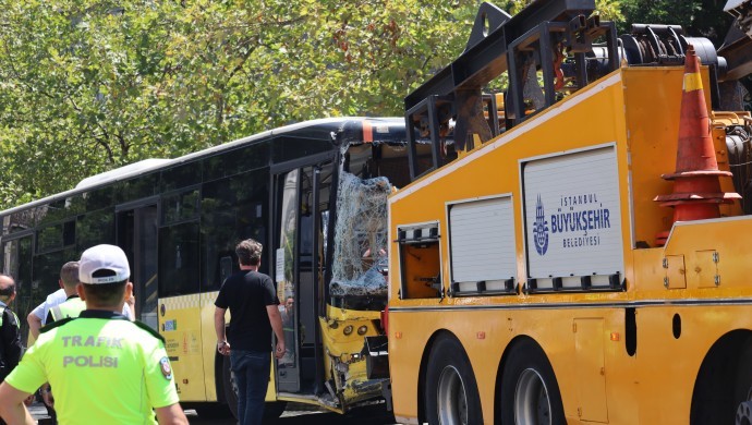 Beyoğlu'nda zincirleme kaza: 5 yaralı