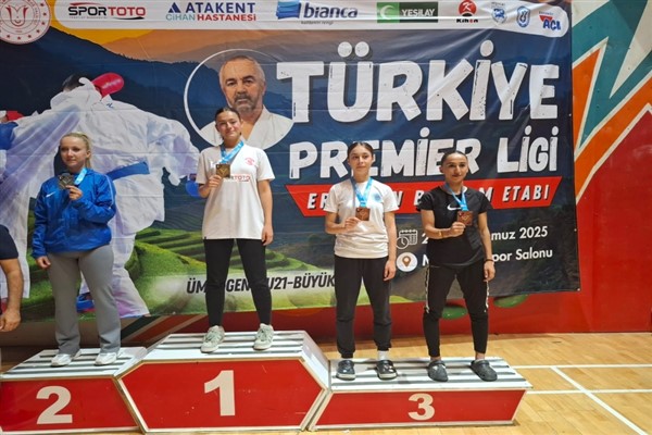 Nazlı Bozkurt, Türkiye Karate Şampiyonası’nda Türkiye 3'üncüsü oldu