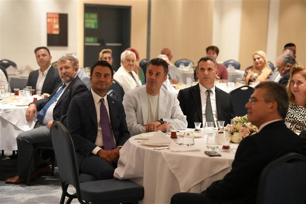 Başkan Sarıkurt, komutanların veda programına katıldı