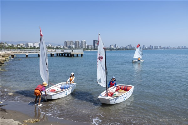 Babil Su Sporları Merkezi'nde ücretsiz yelken kursu veriliyor