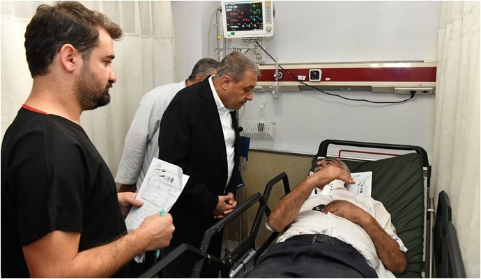 Vali Şıldak, Yaralıları Hastanede Ziyaret Etti