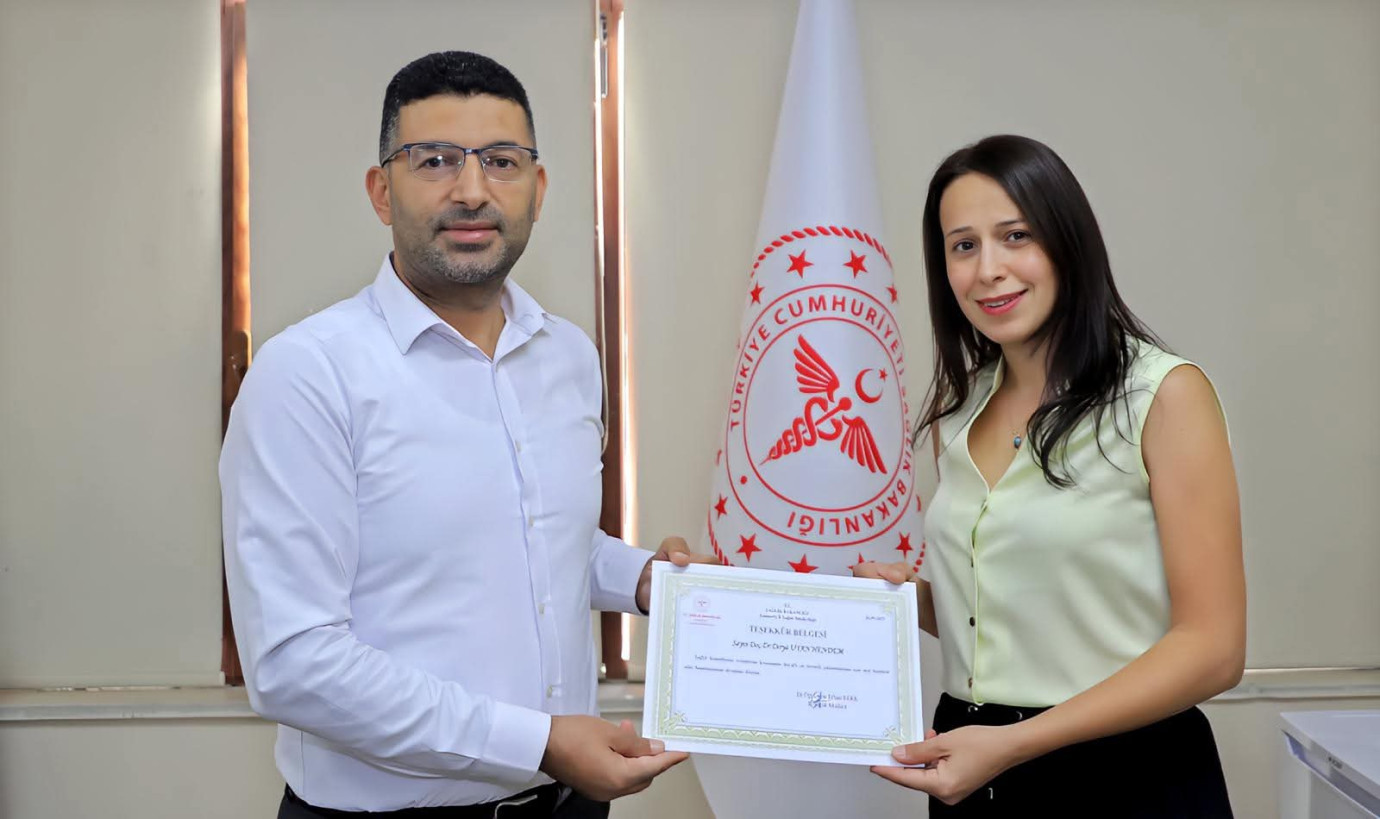 Perinatoloji Uzmanı Doç. Dr. Derya Uyan Hendem’e Teşekkür Belgesi