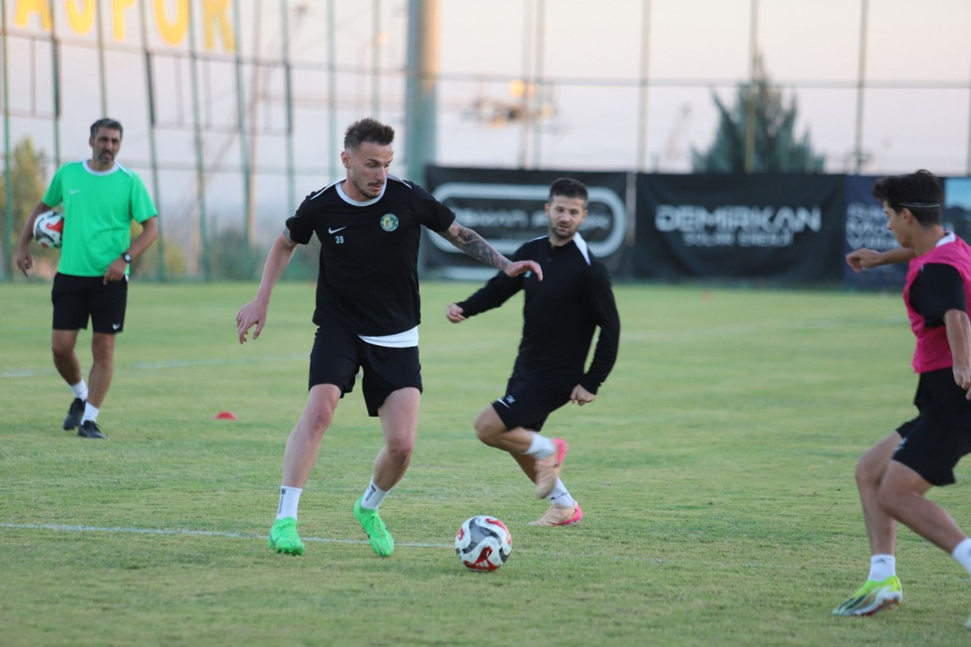Hazırlıklar Sürüyor: Şanlıurfaspor, 24 Erzincanspor Maçı İçin Gün Sayıyor