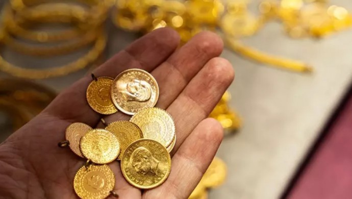 Altın fiyatları rekor seviyeye yükseldi
