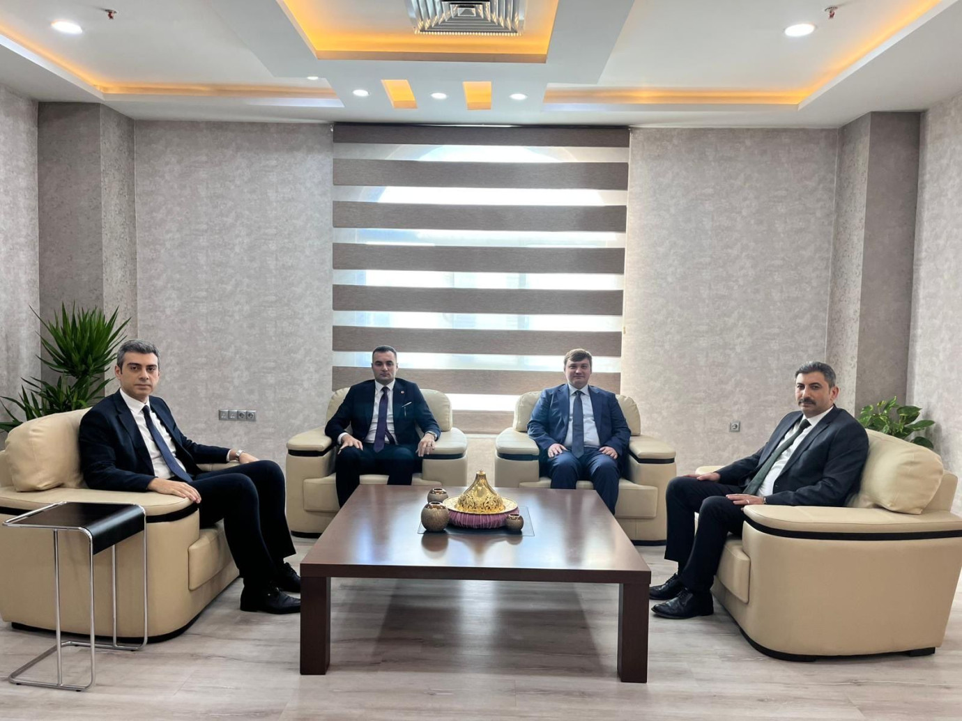 Şanlıurfa Cumhuriyet Başsavcısı Mustafa Çakmak’tan Bozova Kaymakamı Reşit Özer Özdemir’e Ziyaret