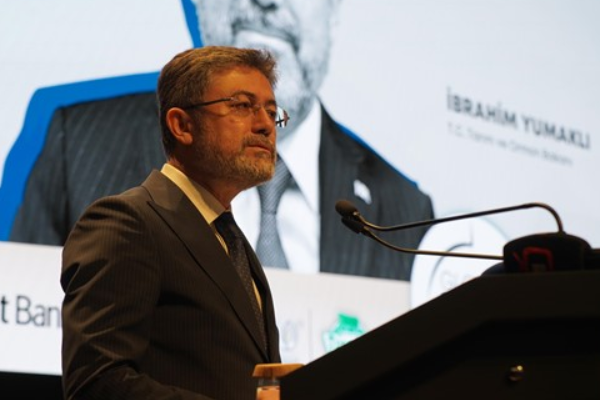 Bakan Yumaklı: 550 milyon fidanı toprakla buluşturmayı hedefliyoruz