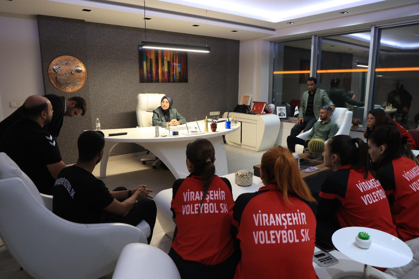 Milletvekili Yazmacı’dan Viranşehir Voleybol takımına tam destek