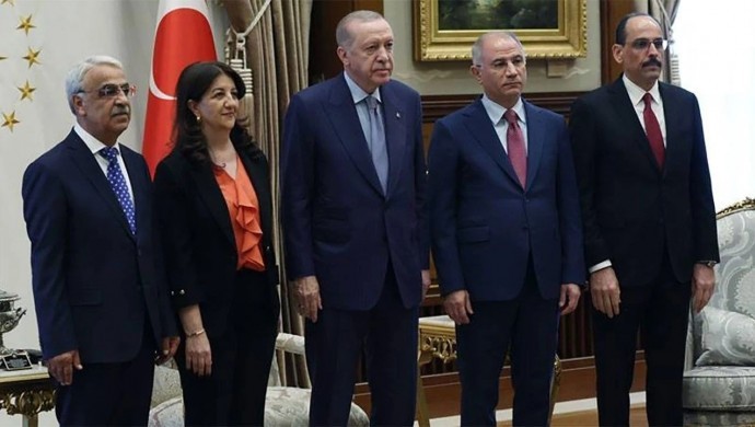 İmralı Heyeti ve Cumhurbaşkanı Erdoğan görüşmesi 30 Ekim'e ertelendi SON DAKİKA