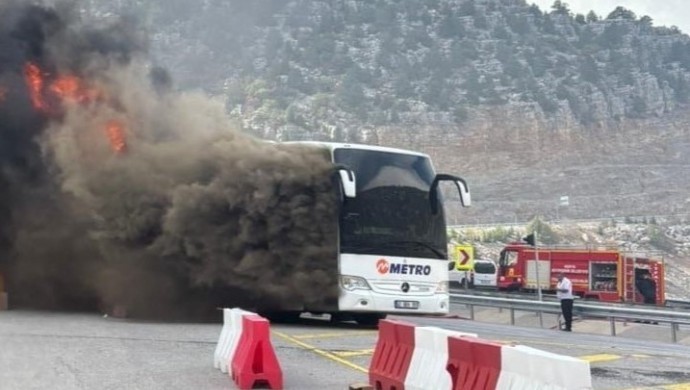Konya'da yolcu otobüsünde yangın