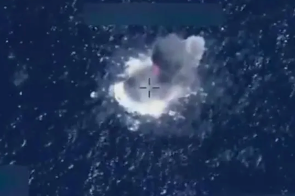 ABD, Pasifik'te dört uyuşturucu gemisine düzenlediği saldırıda 14 kişiyi öldürdü