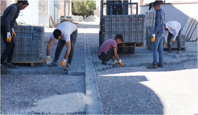 Hilvan Belediyesi’nden 180 Bin Metrekarelik Kilitli Parke Taşı Hizmeti