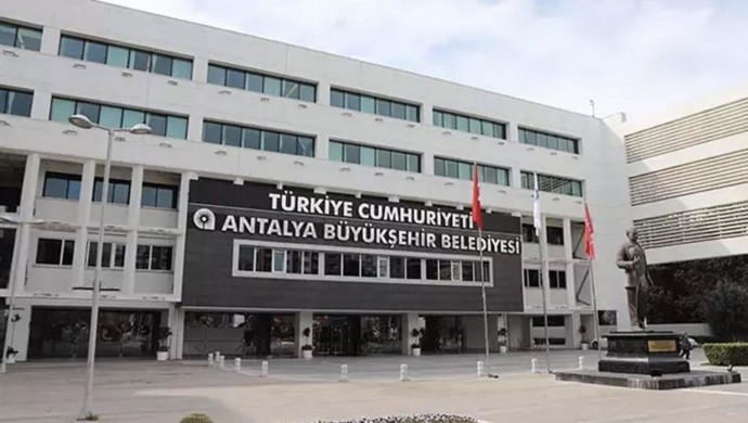 Antalya’da belediyeye yönelik 8’inci dalga operasyonu