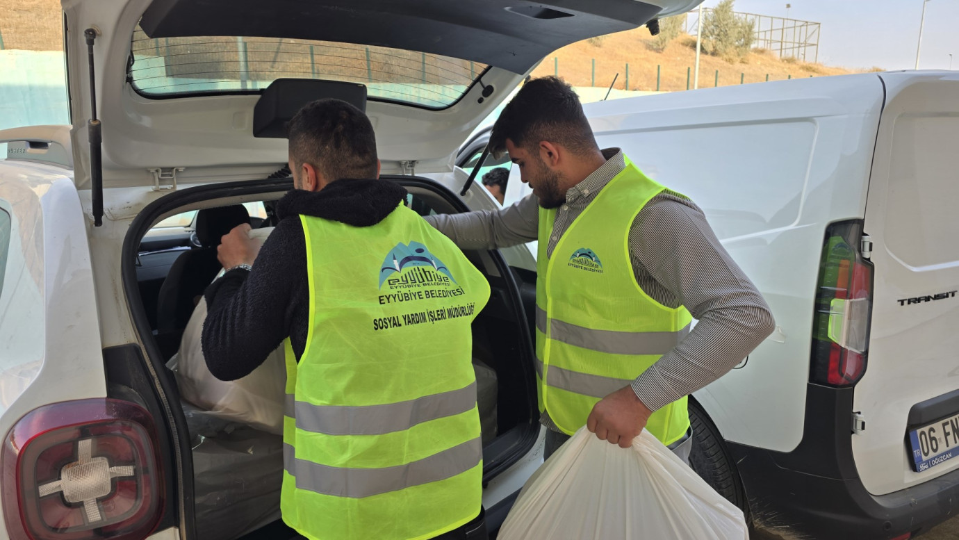Eyyübiye’de Günlük 3000 Kişiye Sıcak Yemek Ulaştırılıyor-(VİDEO)