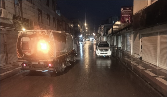 Viranşehir’de Kum Fırtınası ve Çamur Yağışı: Belediye Ekipleri Sahada Seferber Oldu