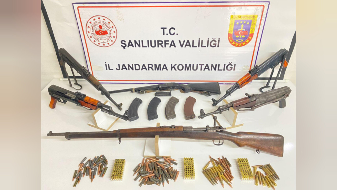 Siverek’te JASAT operasyonunda silah ve mühimmat ele geçirildi