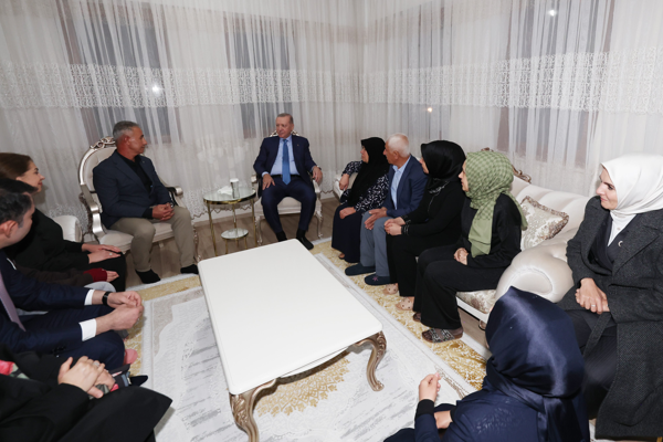 Cumhurbaşkanı Erdoğan, Adıyaman'da Kizir ailesini ziyaret etti
