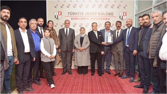 Hilvan Belediyesi Koşusu'nu Pekalp isimli at kazandı-(VİDEO)