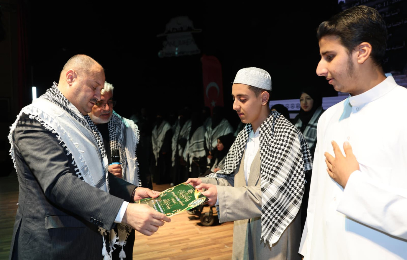 Şanlıurfa’da 100 Muhacir Talebeye İcazet Verildi-(VİDEO)