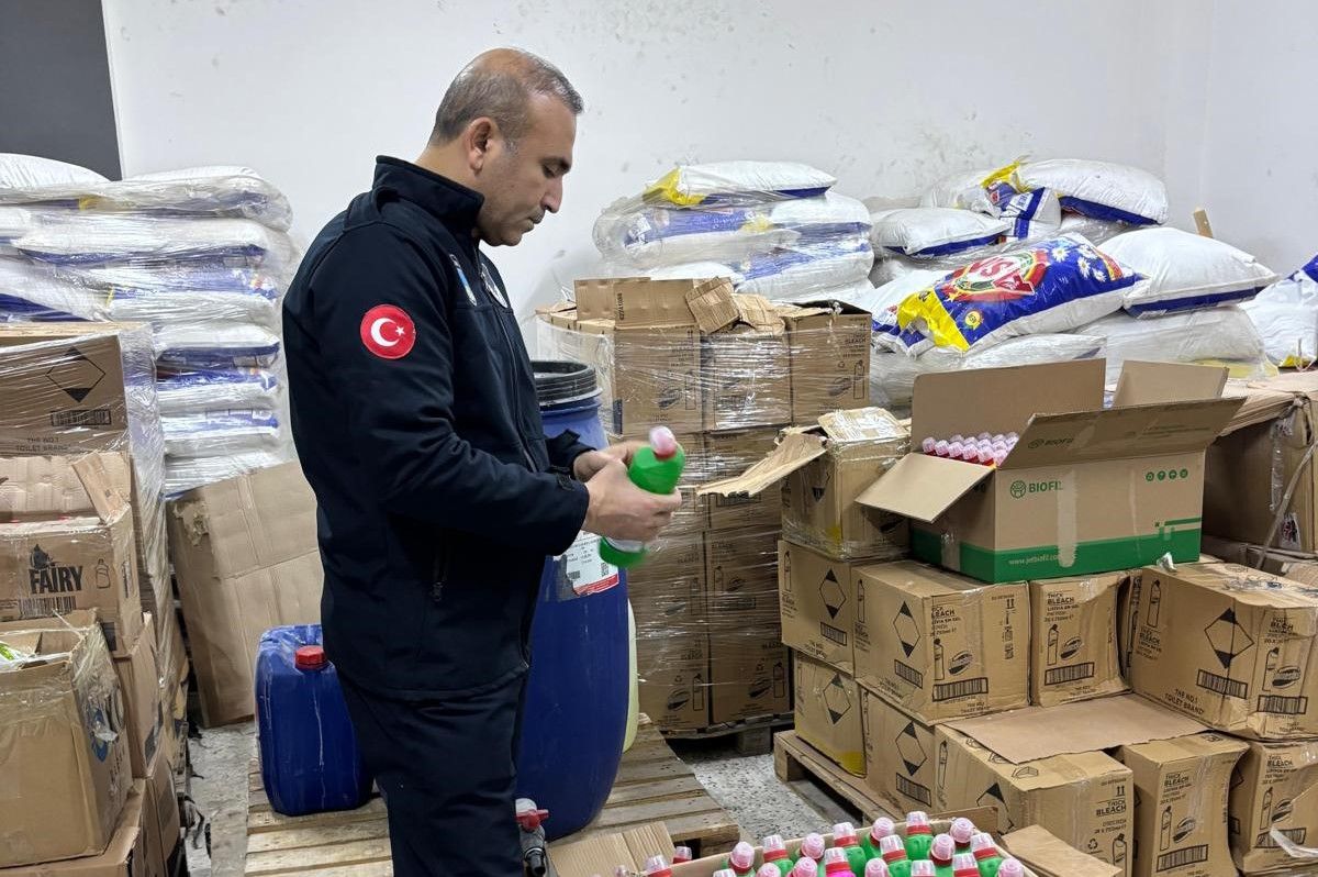 Şanlıurfa 'da zabıtadan sahte deterjan dolumu deposuna baskın